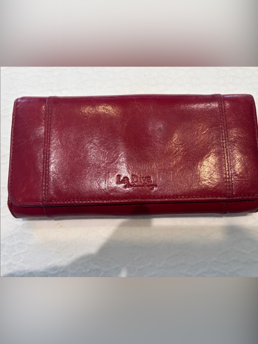 La Diva Woman’s Red Leather Clutch Wallet